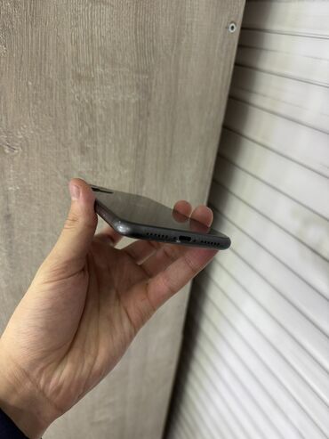 Apple iPhone: IPhone 11, Б/у, 64 ГБ, Черный, Защитное стекло, Чехол, 80 % — 3