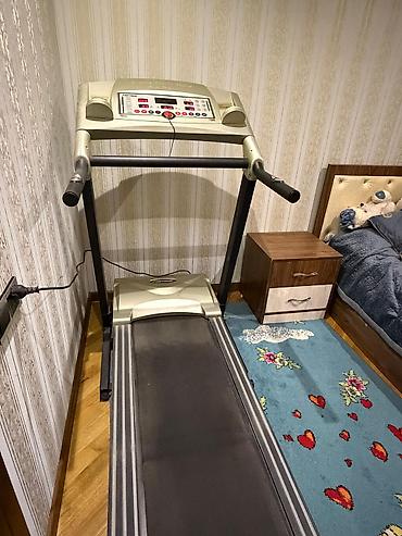 qaçış daroşkası: Elektrikli qaçış trenajoru – evdə kardio məşqləri üçün - Model — 3