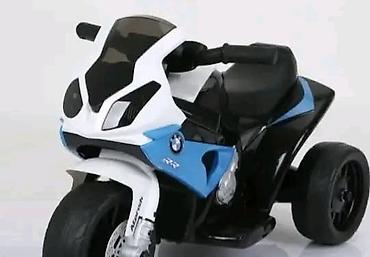 ps kombinezon: Ovaj licencirani BMW S1000RR motor pruža pravo iskustvo vožnje — 3