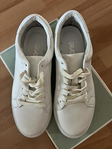 Deri !Ağ rəngli uniseks krossovkalar - Model: klassik “court/sneaker”
