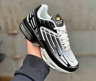 Patike: Svi modeli po 2850 din
br 36 do 46 — 11