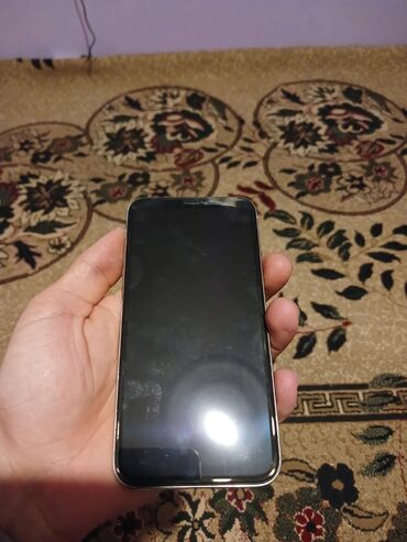 Apple iPhone: IPhone X, 256 GB, Simsiz şarj, Face ID — 11