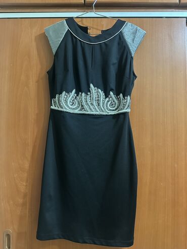 kiraye moyka verilir: Kokteyl donu, Mini, Guess, M (EU 38)