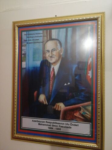 sarlarla dekor: Azərbaycan Respublikasının qurucusu Məmməd Əmin Rəsulzadənin portreti