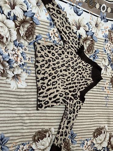 Брючные костюмы: Женские вещи набором: 1) Двойка бордового цвета из мягкого трикотажа — 7