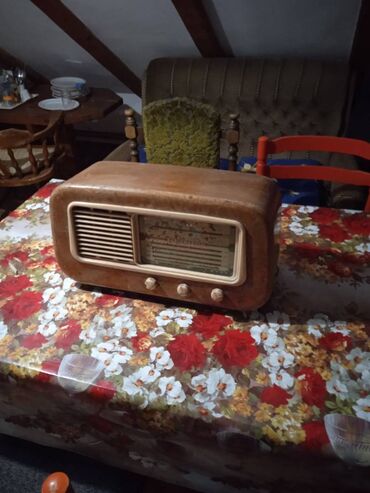 Pojačala i prijemnici: Stari radio aparati — 9