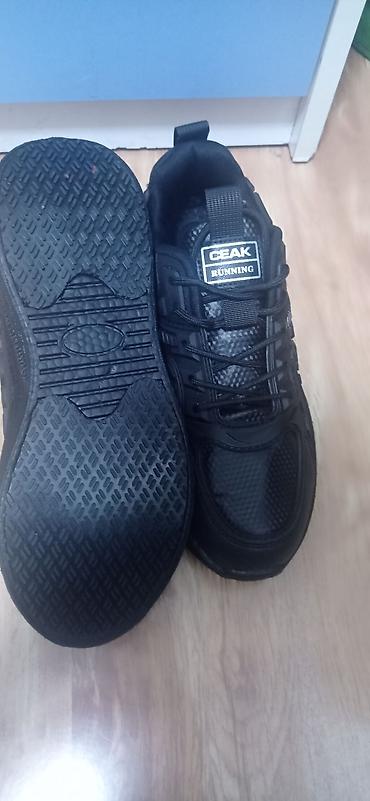 botinka 43: Qara idman ayaqqabısı – CEAK Running - Rəng: tam qara - Daxili — 2