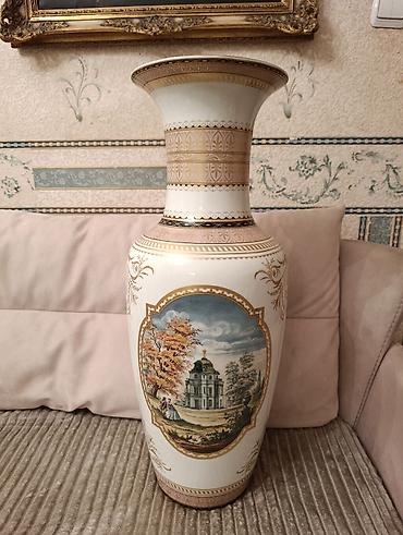 Вазы: Kaiser,Belvedere.Almaniya istehsalı, hündürlüyü 70sm — 2