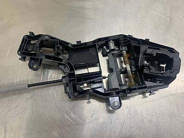 auto amortizeri: NOSAC KVAKE PRED. LEVIH VRATA ZA VOLKSWAGEN PASSAT B8 - H | Nosac — 2