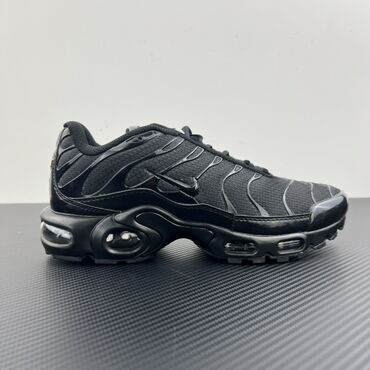Кроссовки и спортивная обувь: Мужские кроссовки, 42, Nike, Новый, цвет - Черный, Платная доставка at lalafo.kg Кроссовки и спортивная обувь: Мужские кроссовки, 42, Nike, Новый, цвет - Черный, Платная доставка