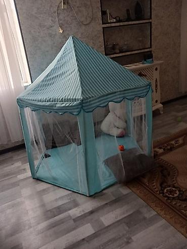 minecraft oyuncaq: Uşaq üçün oyun çadırı, ev formasında dizaynla. Açıq mavi rəngdədir — 2