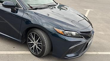 Транспорт: Toyota Camry: 2021 г., 2.5 л, Автомат, Бензин, Седан — 6