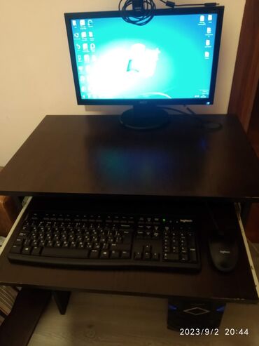 Masaüstü kompüterlər və iş stansiyaları: Komplektə daxildir: Acer monitor, klaviatura və siçan ilə birlikdə iş