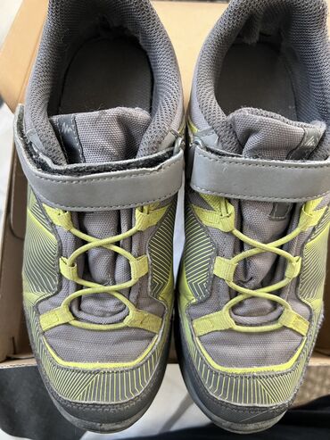 качественная детская обувь: Качественные Кроссовки от QUECHUA 
34 размер
В отличном состоянии