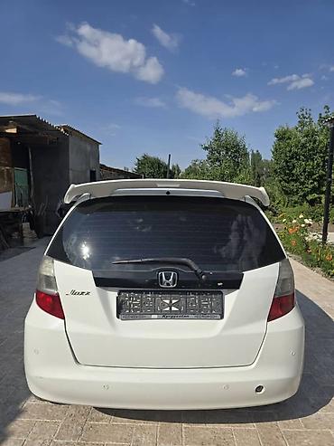 хунчи авто: Honda Jazz: 2010 г., 1.4 л, Робот, Бензин, Хэтчбэк — 2