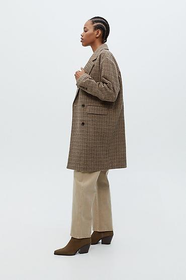 pull bear: Оверзайз пальто Bershka в классическом стиле Состояние 8/10 Состав — 3