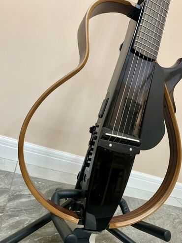 петличный микрафон: Электрогитара Yamaha Silent Guitar (серия SLG200S) – полноразмерная
