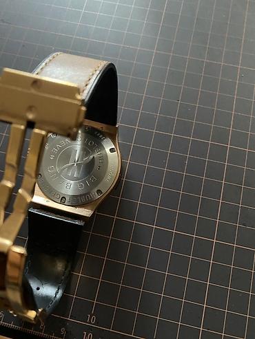 saat alanlar: İşlənmiş, Qol saatı, Hublot, rəng - Qızılı — 4