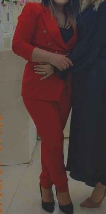 trikotaj qadın kostyumları: M (EU 38), rəng - Qırmızı