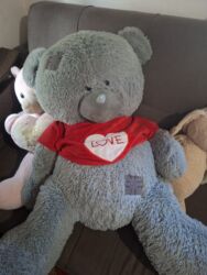 домики для кукол цена: Продаю детские игрушки, по 100 сом, ( Серый огромный медведь 500 сом)