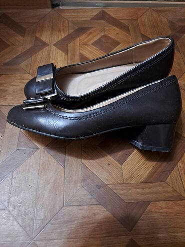 Классические сумки: Классическая миниатюрная б/у малышка, но вместимость отличная — 4