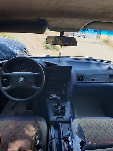 çeşqa 1.8: BMW 3 Series E36 sedan - Kuzov: Sedan, mavi rəng - Mühərrik: Benzin — 4
