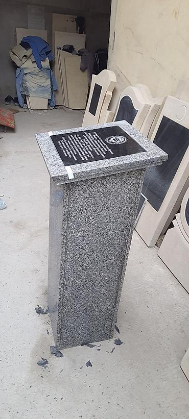 Тумбы на заказ: Гранитная тумба «Капсула времени» с верхней плитой под мемориальную — 9