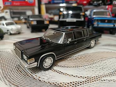 zil 5301: Qara rəngli ZIL-4104 limuzinin miqyaslı modeli - Brend: DeAgostini — 2