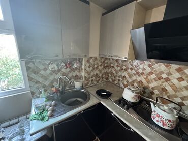 metbex kafeli: Ölçüləri : 1.50 2,20, 2,55 Hamısı daxildir təzə mebeldir az