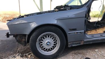 Крылья и комплектующие: Крыло Переднее правое BMW, 1995 г., Б/у, Оригинал