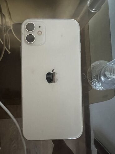 airpods без кейса: IPhone 11, Колдонулган, 256 ГБ, Ак, Заряддоочу түзүлүш, Кабель, 74 %