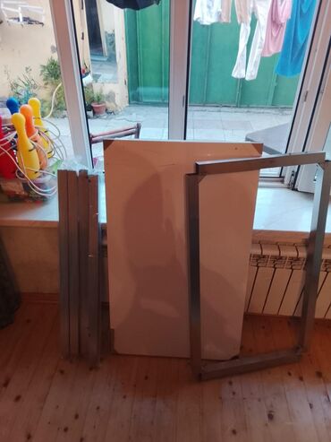 Soyuducu vitrinləri: Kafe və fast-food üçün peşəkar avadanlıq dəsti 1) Şüşəli soyuducu — 5