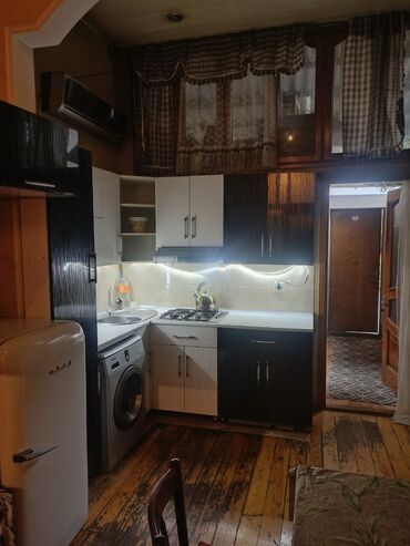 Uzunmüddətli kirayə mənzillər: 3 otagli ev dolu veziyetde. hər bir serayiti var Razinen gelende — 9