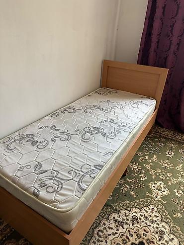 bunk bed: Односпальная кровать с матрасом. - Размер спального места — 1