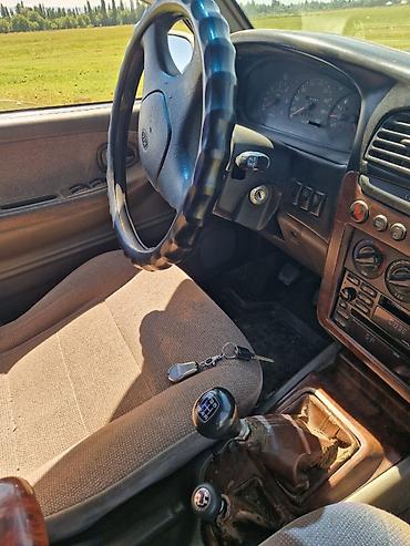 рул: Kia Sportage: 2000 г., Кол менен иштөөчү, Бензин, Жол тандабас — 1