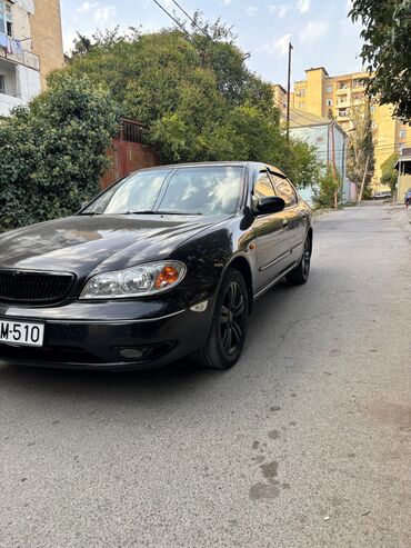 Nissan: Nissan Maxima sedan - Kuzov: qara rəng, 4 qapı - Nömrə seriyası: AZ — 3