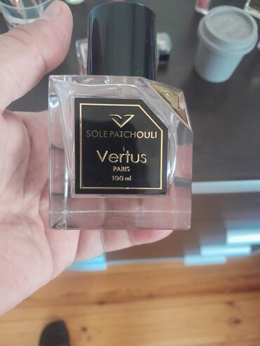 Vitaminlər və BAƏ: Hediyye olunub . Qoxusu cox tüntd oldugu ücün beyenmedim. Qutusu var