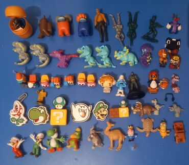 детские игрушки баку: Kinderler satılır ededi 2 manat 
50 eded kinderin hamısı 30 azn