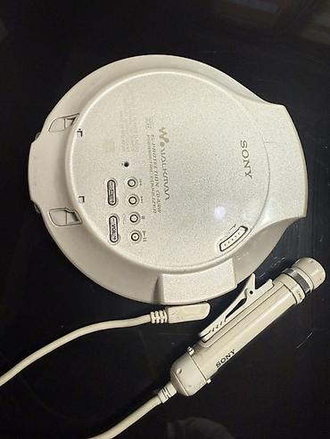 плеер для музыки: Портативный CD-плеер Sony CD Walkman D-NE20 с пультом ДУ на проводе — 4