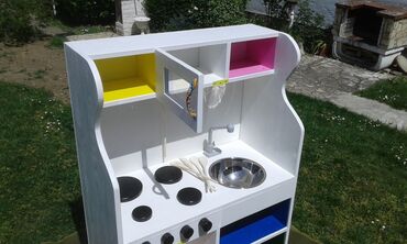 Ostali dečiji nameštaj: Dečija drvena kuhinja za igru – ručno izrađena, stabilna i bogato — 7