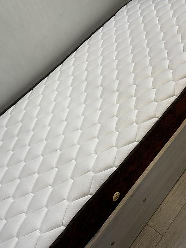 Çarpayılar: Eyni sekildeki matras satilir. Qiymeti 200 azn. Baha alinib. 1 ay — 5