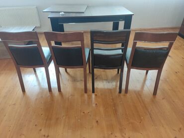 Masa və oturacaq dəstləri: Qonaq otağı üçün masa və oturacaqlar. Şəkildə göründüyü vəziyyətdədir — 10