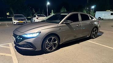 bye e5: Hyundai Elantra: 2021 г., Робот, Бензин, Лифтбек — 2