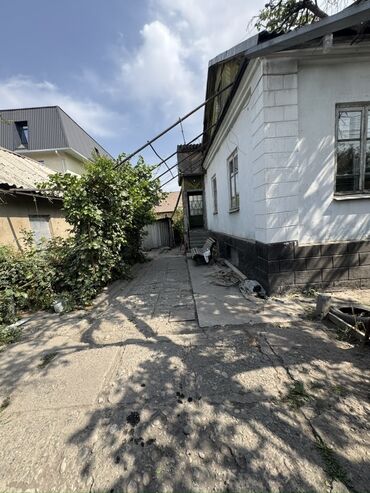 1 комнатная квартира посуточно: Дом, 33 м², 2 комнаты, Собственник, Старый ремонт