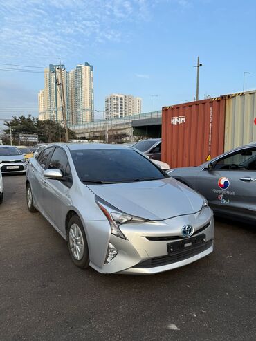 Toyota: Toyota Prius: 2018 г., 1.8 л, Вариатор, Гибрид, Хэтчбэк