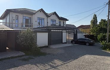 дом в кок жар: 🏡 **ПРОДАЁТСЯ СТИЛЬНЫЙ ТАУНХАУС В КОК-ДЖАРЕ!** 📍 **Район:** ж/м — 3