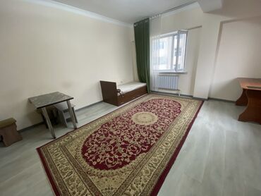 квартиру в микрорайонах: 1 комната, Собственник, Без подселения, С мебелью частично