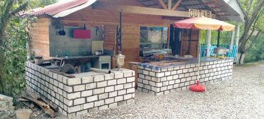 Restoran, kafelər: PANORAMA Ailəvi Restoran – çay kənarında piknik məkanı.QƏCRƏŞDƏ — 10