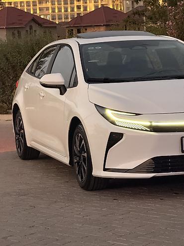 королла 120: Toyota Corolla: 2026 г., 1.8 л, Вариатор, Гибрид, Седан — 9