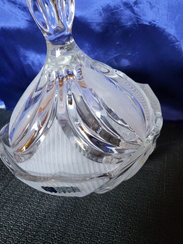 Stare vaze i dekor: Bombonijera nova,kristal,led,brusen kristal Jugoslavija,rucni — 6